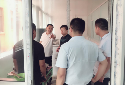 張愛(ài)平董事長(zhǎng)對(duì)學(xué)校食堂提出整改意見(jiàn) 張愛(ài)平董事長(zhǎng)對(duì)學(xué)校食堂提出整改意見(jiàn)